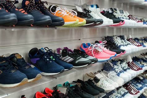 schoenenwinkel in de buurt|Vind adidas